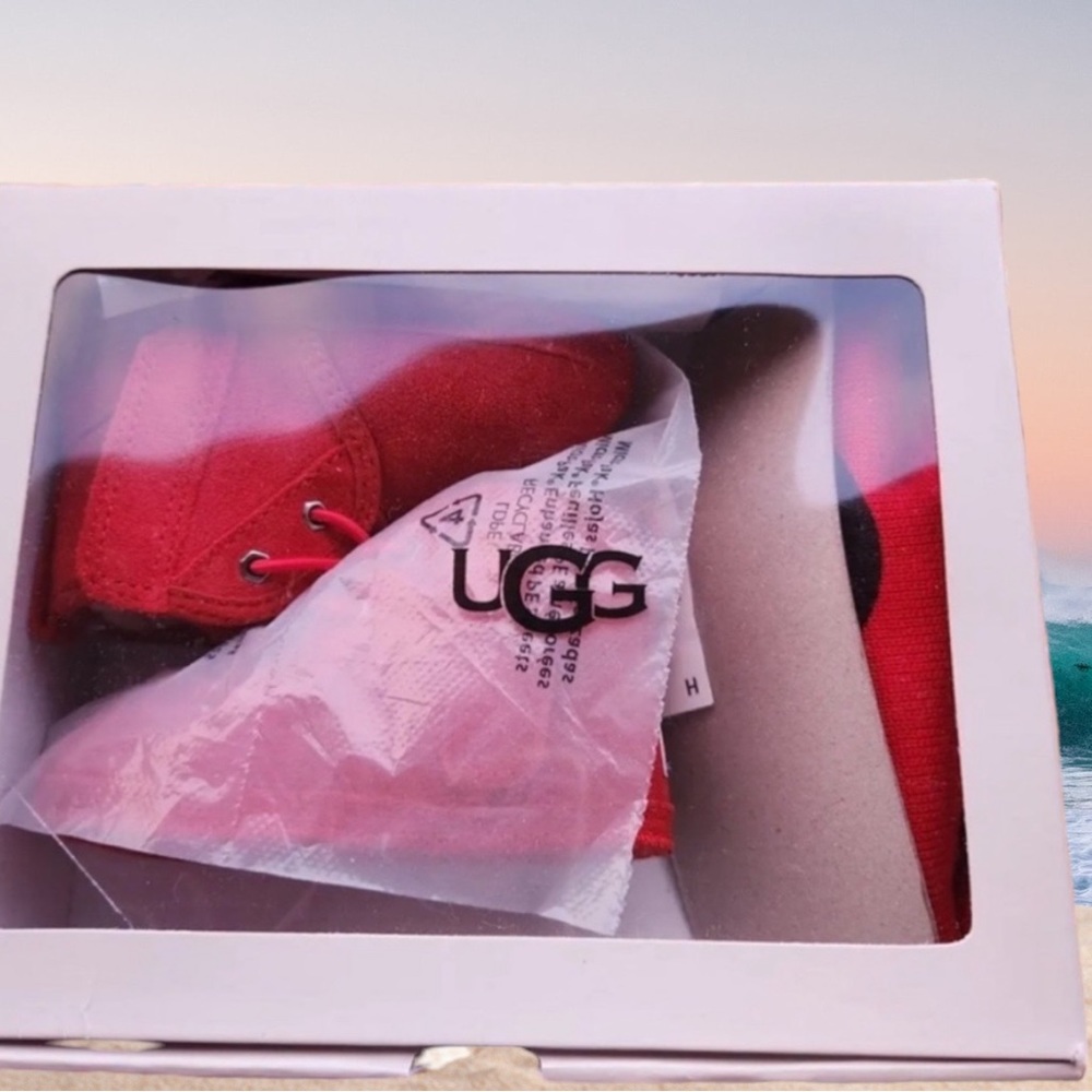 Ugg Neumel & Ugg Beanie Gift Set "RED" BRAND NEW Toddler 4/5C - Picture 2 of 4